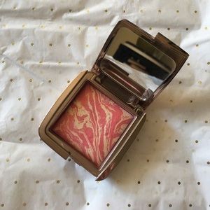 Hourglass Ambient Lighting Blush in Diffused Heat