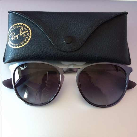 Ray Ban Sunglasses ( Erika style) - Picture 1 of 2