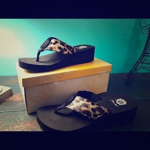 Yellow Box Sandals ~ Size 10