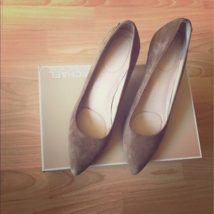 Super comfortable Calvin Klein heels