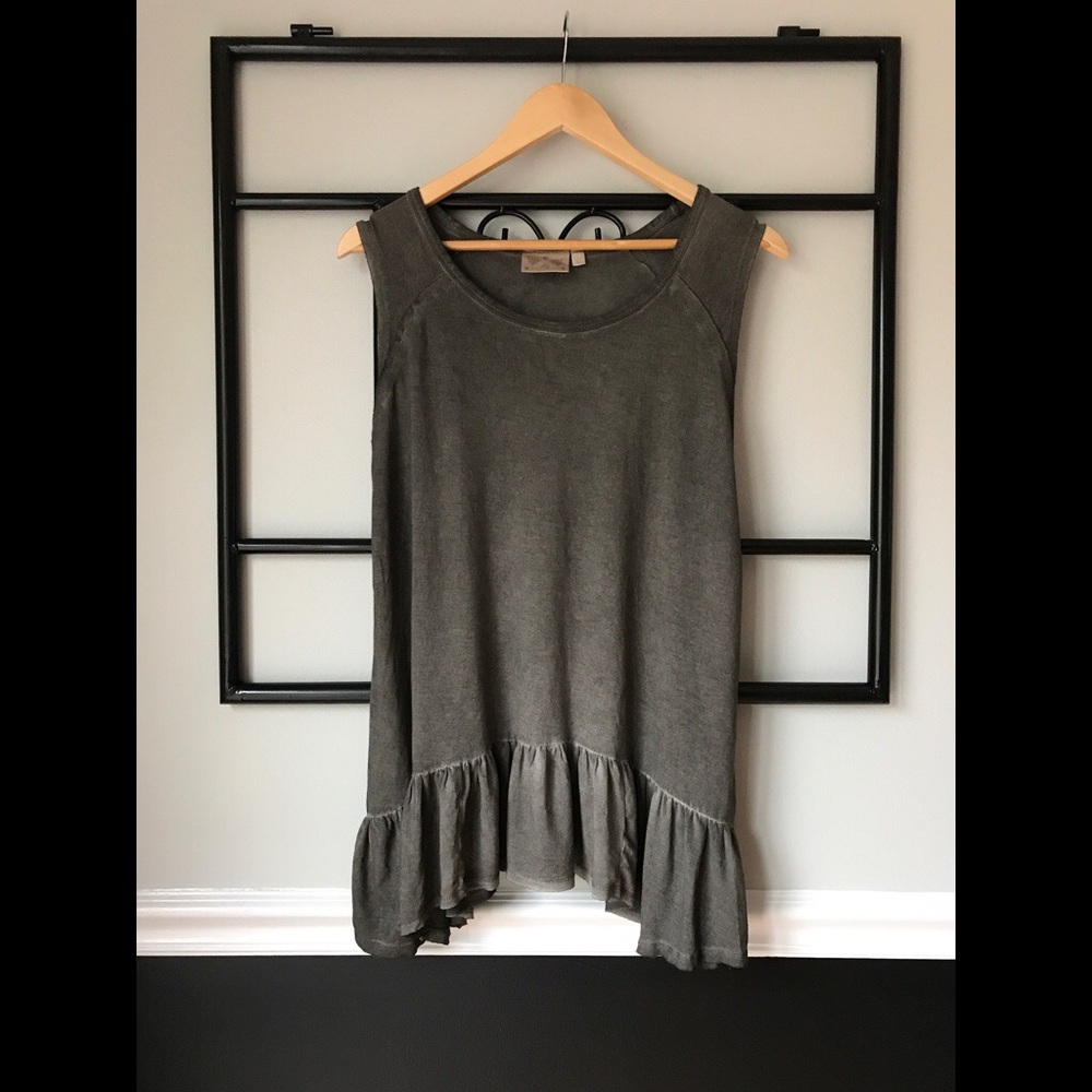 Gray Ruffled Dantelle Tunic Top