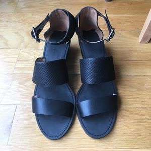 Madewell Warren Sandal in Embossed Leather