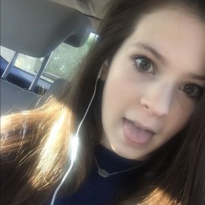 Meet your Posher, Maddie