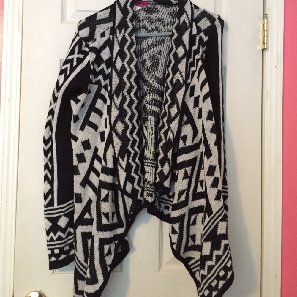 Black and white Sweater