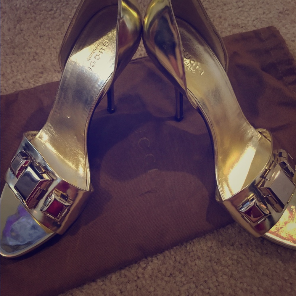 Gucci peep toe