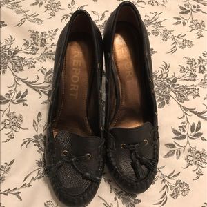 REPORT Bishop Leather Oxford Pumps - 9