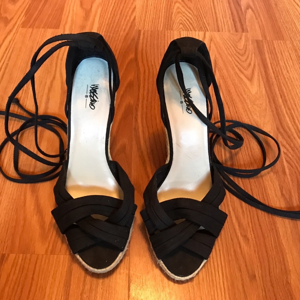 Mossimo lace up ankle wedge