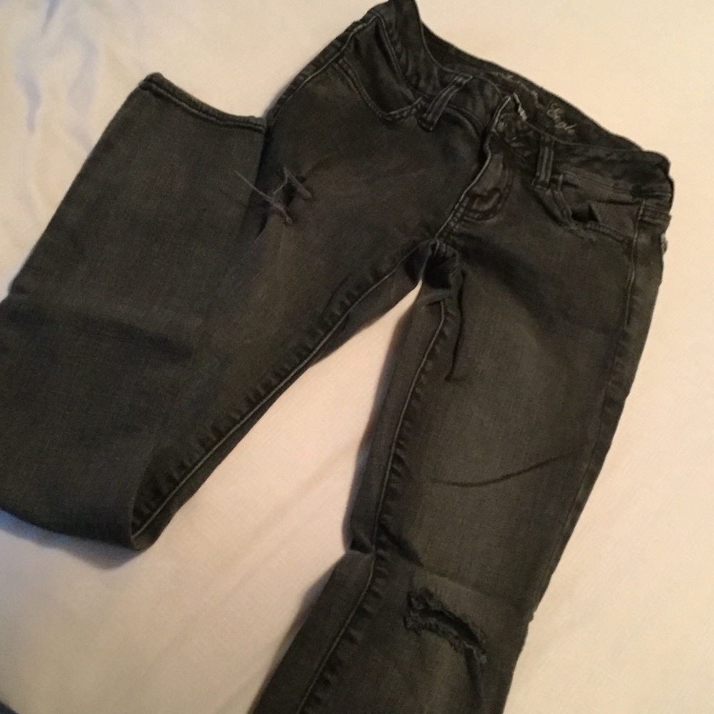 American Eagle Black Skinny Ripped Jeans!🖤