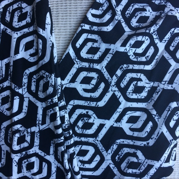 Lularoe black and white leggings OS NBW - Picture 2 of 2