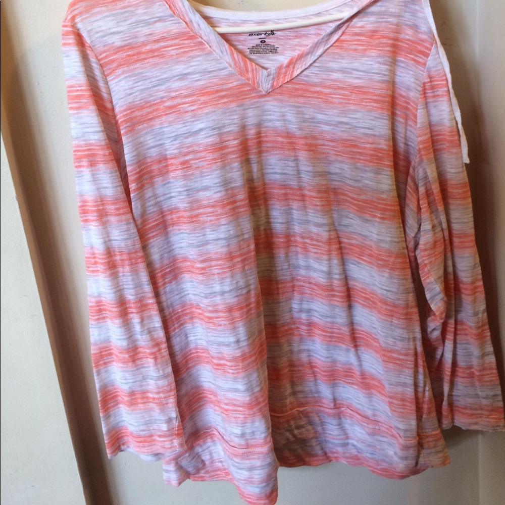 3/4 length sleeve shirt