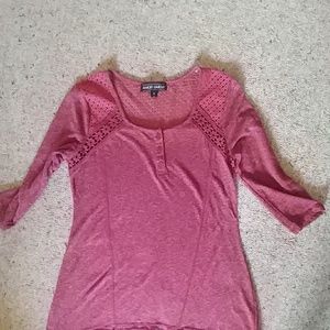 Maroon 3/4 sleeve shirt