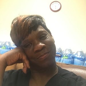 Meet your Posher, Linda