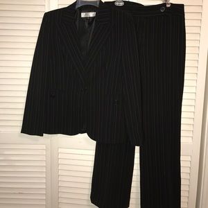Tahari Pant Suit 8P