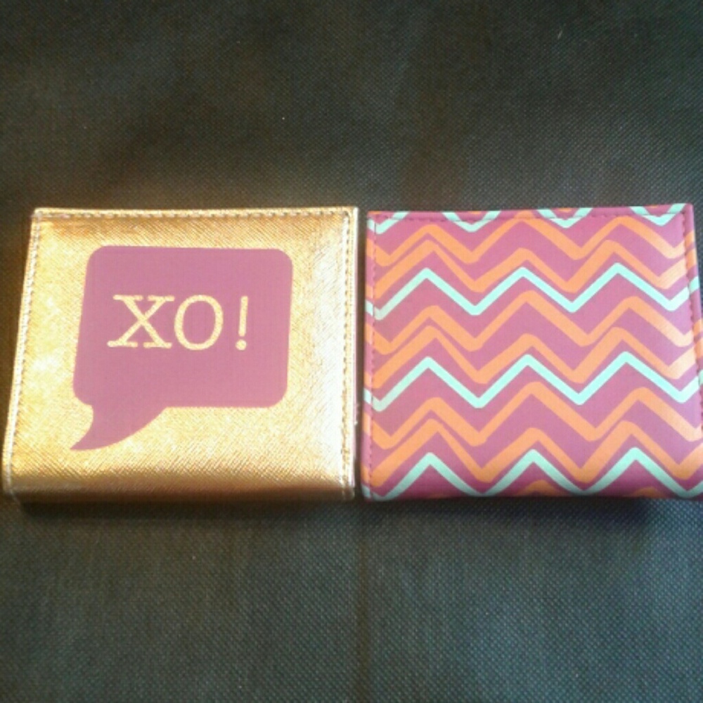 Mini bifold wallets