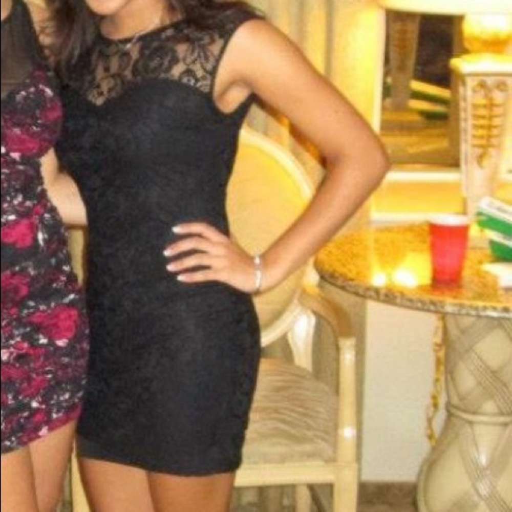Mystic Black lace dress - Picture 7 of 8