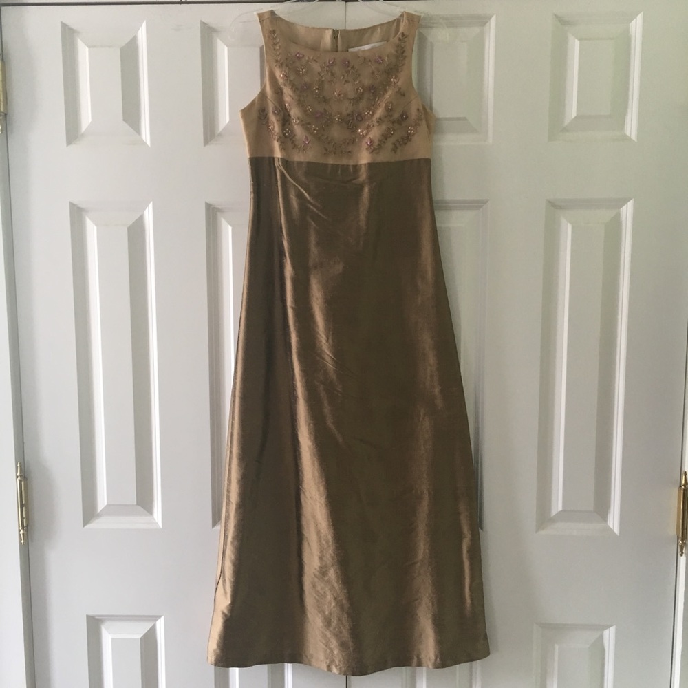 ⭐️ Girl's Gold Gown
