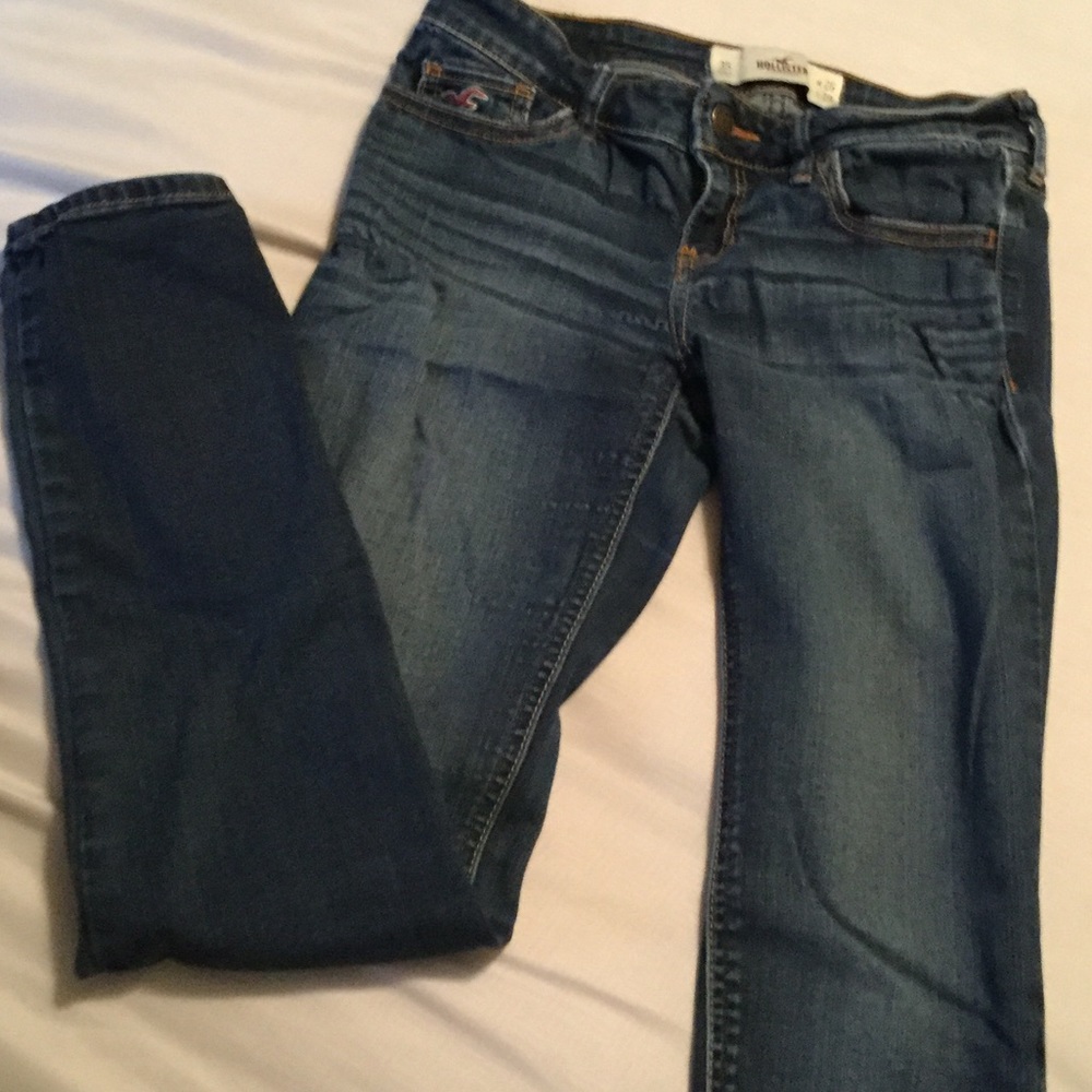 Hollister Dark Denim Jeans💙