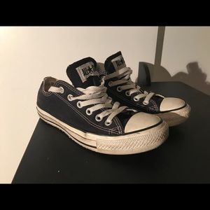 Converse woman's shoes size 5