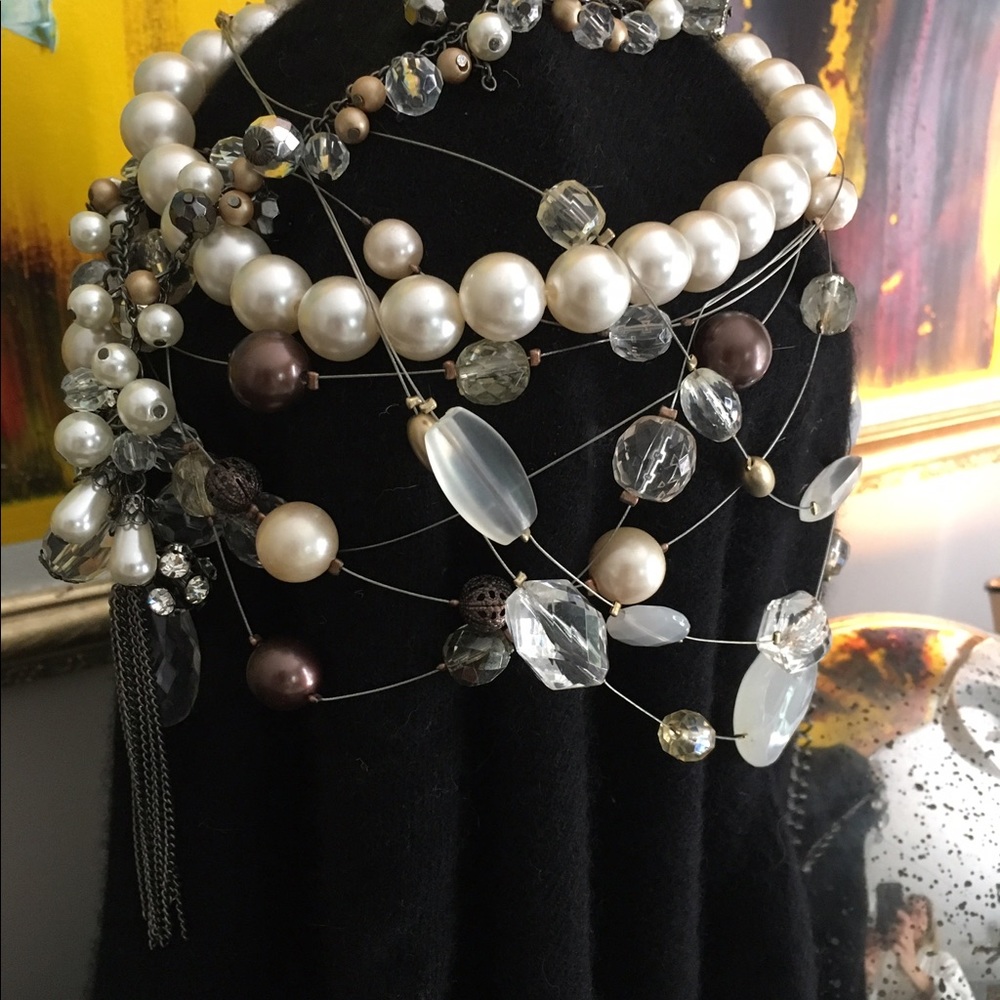 Pearls are a girls best friend! Set of 5 necklaces