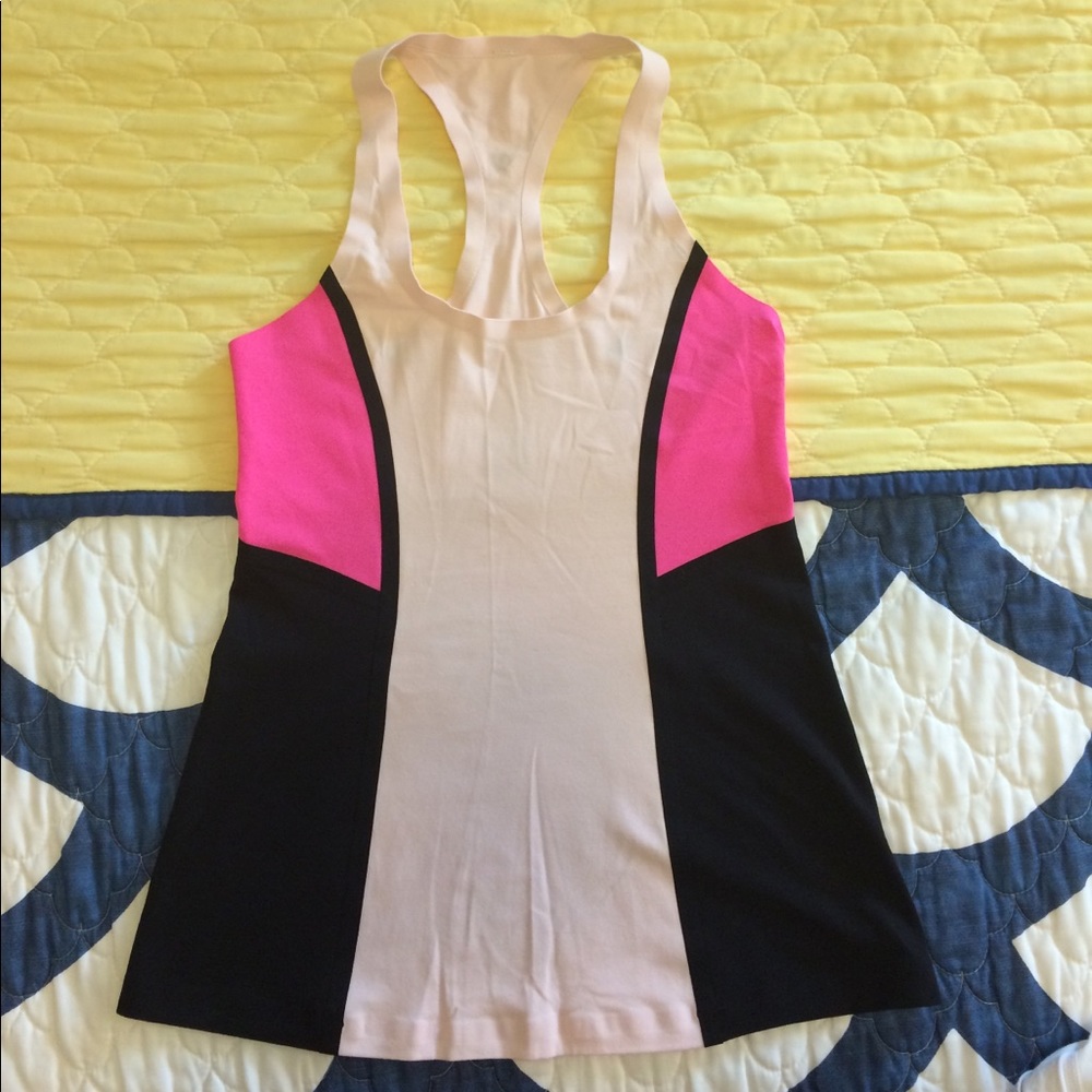 Lululemon workout tank size 6