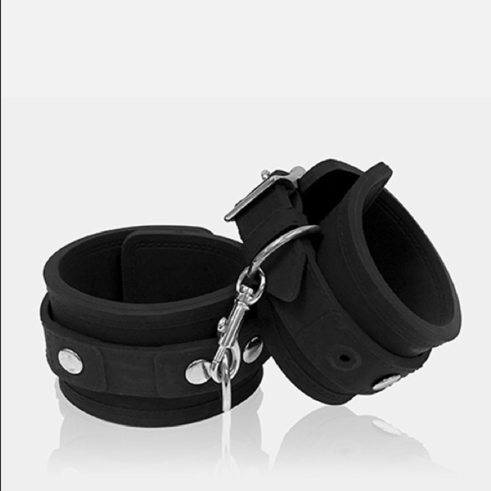 Pure Romance Onyx SILICONE Adjustable Handcuffs