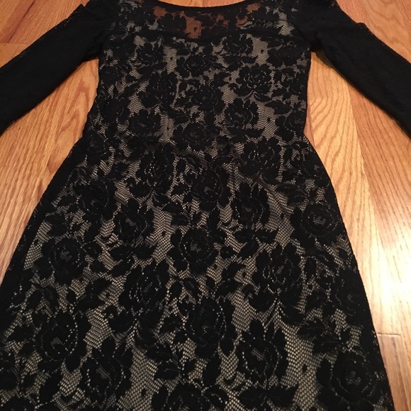 NWOT Black lace sleeve dress - Picture 4 of 6