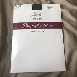 Hanes Plus Silk Reflection Silky Sheer Pantyhose