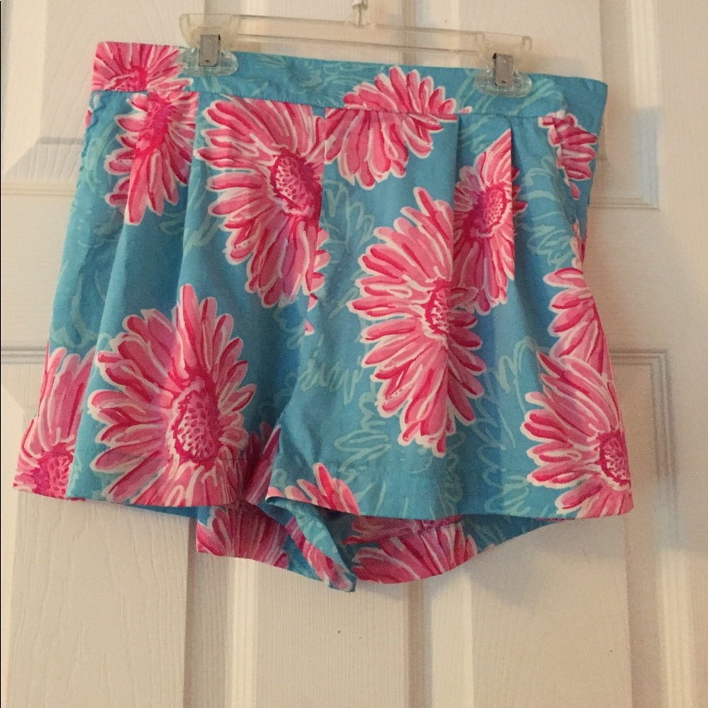 Pink daisy shorts