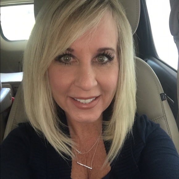 Meet your Posher, Tonya - Picture 1 of 1