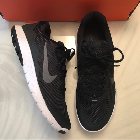 Nike Flex Experience RN 4 - Picture 2 of 7