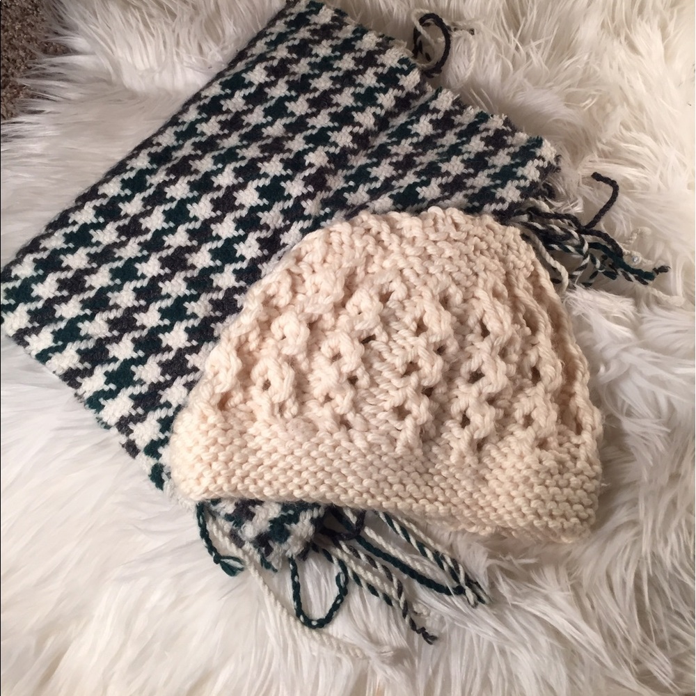 Banana Republic Scarf & Hat bundle