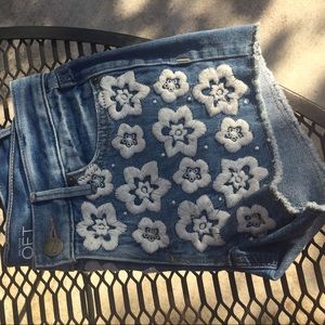 Loft flowery shorts!💙🌸💙🌸💙🌸