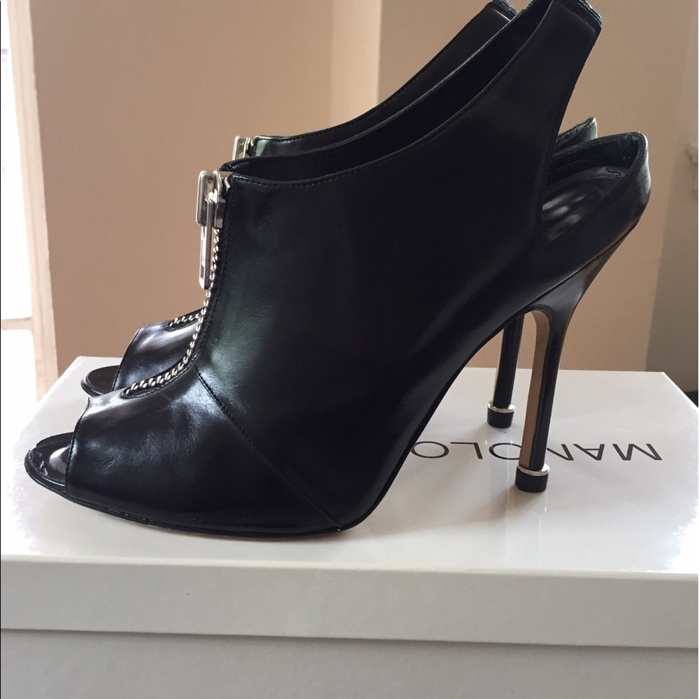 Manolo Blahnik Vella Zip-Up Slingback Bootie