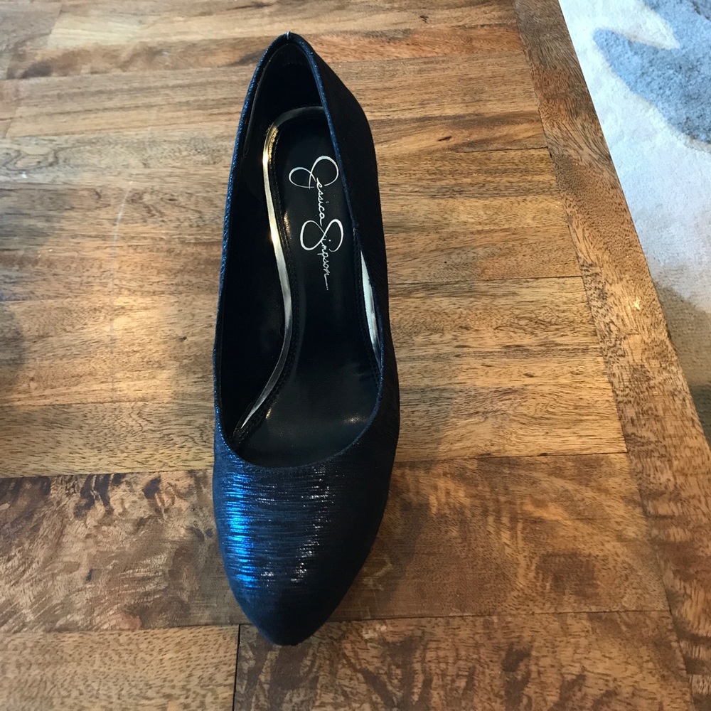 Jessica Simpson Pump - Picture 2 of 3