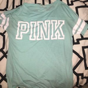 VS pink tee xsmall
