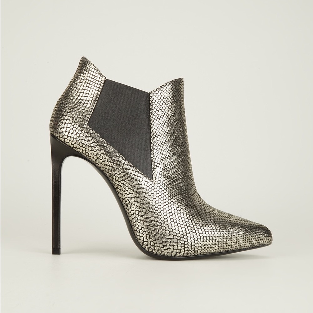 Saint Laurent 110 Chelsea Booties