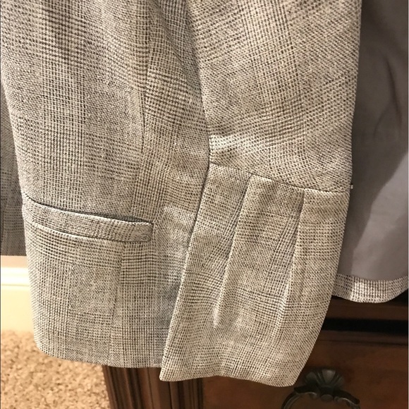 Blazer - Picture 3 of 4