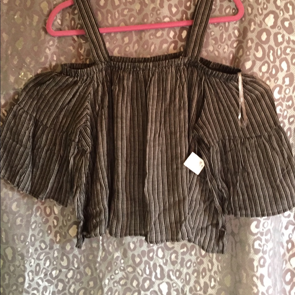 W/top straps. Should large, black/white lg juniors