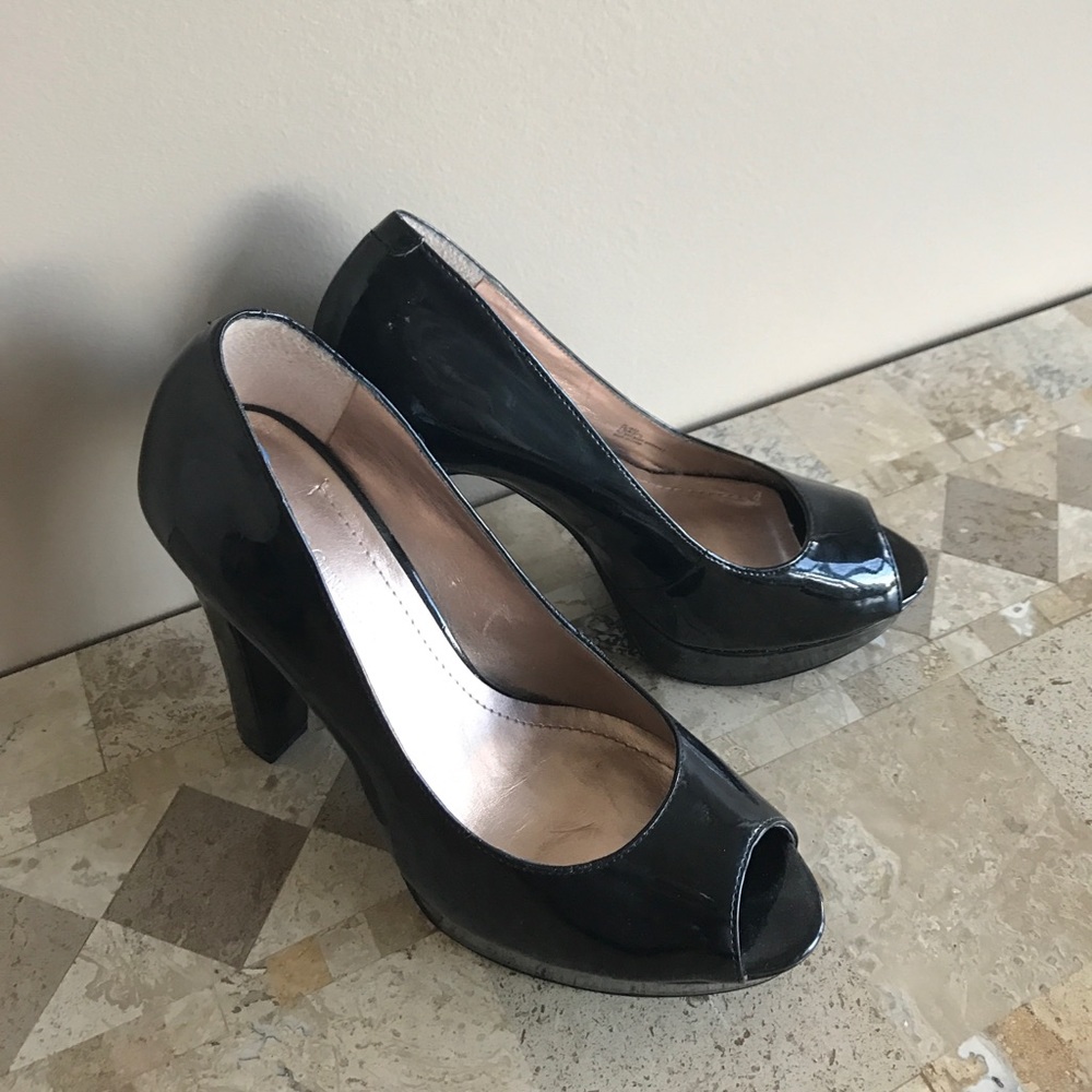 Bcbg gently used high heels