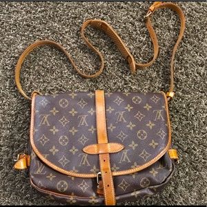 LOUIS VUITTON vintage Saumur 30 crossbody