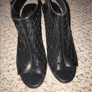 Sandals with a heel from New York And company
