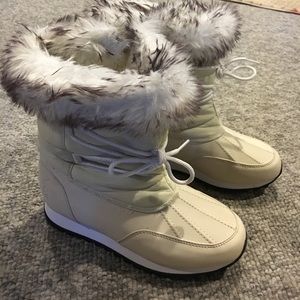 Warm boots