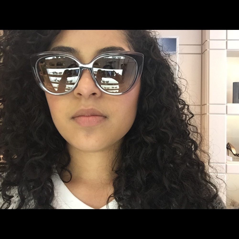 Meet your Posher, Alicia
