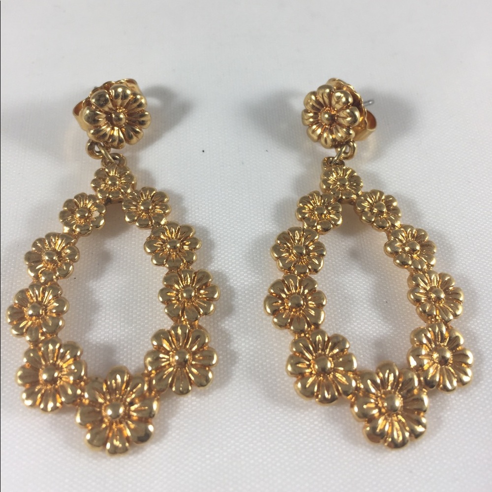 Vintage dangle earrings gold tone with flowers