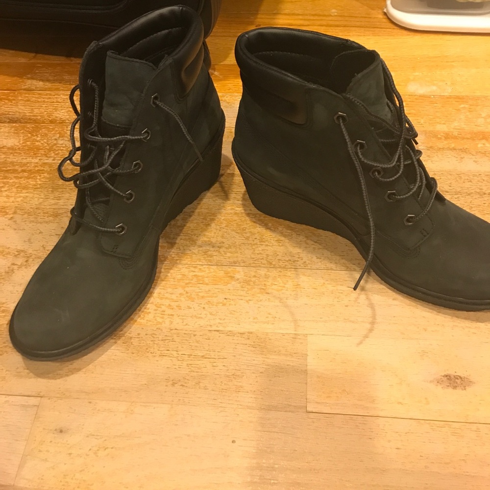 Timberland lace up wedge boots