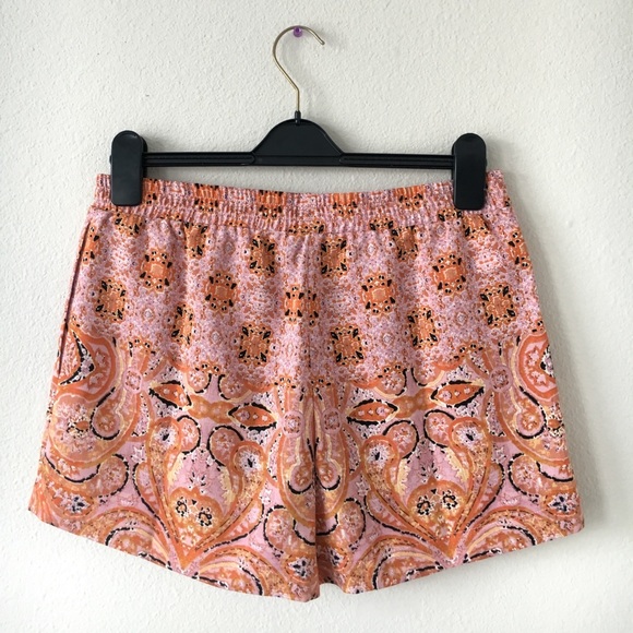 BCBG MaxAzria Pattern Shorts - Picture 2 of 2