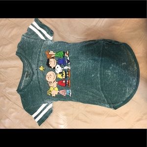 Dark green Peanuts characters tshirt