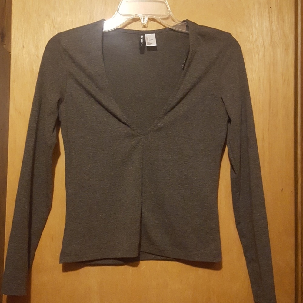 H&M Deep V, fitted shirt