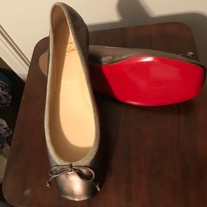 Gold Louboutin Ballet Slippers. Never worn Size 7