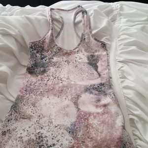 Lululemon tank size 2